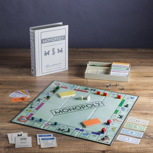 Winning Solutions - Vintage Bookshelf Edition - MONOPOLY